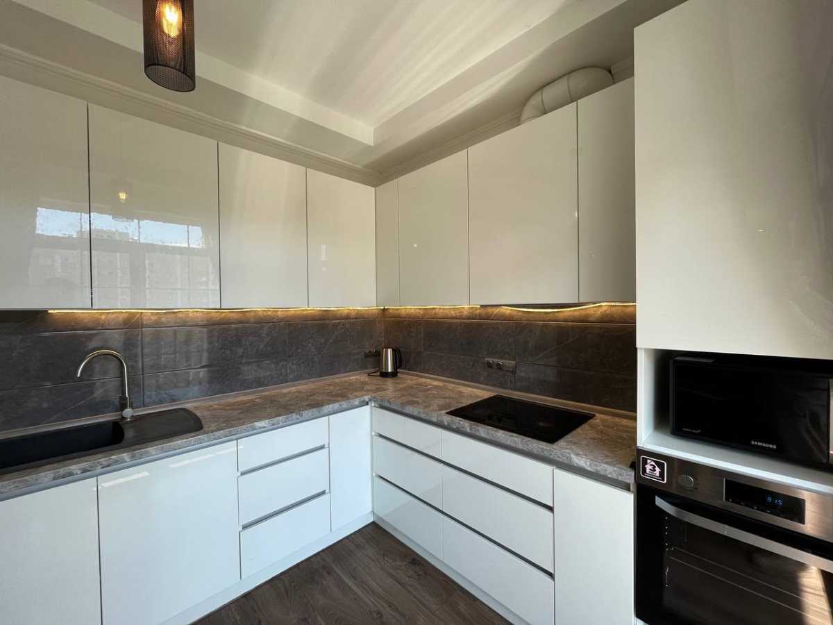 Продаж 1-кімнатної квартири 68 м², Михайла Максимовича вул., 28