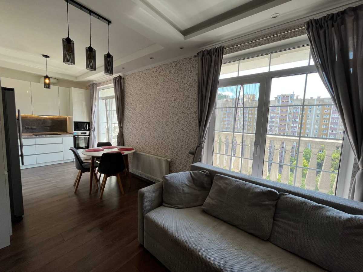 Продаж 1-кімнатної квартири 68 м², Михайла Максимовича вул., 28