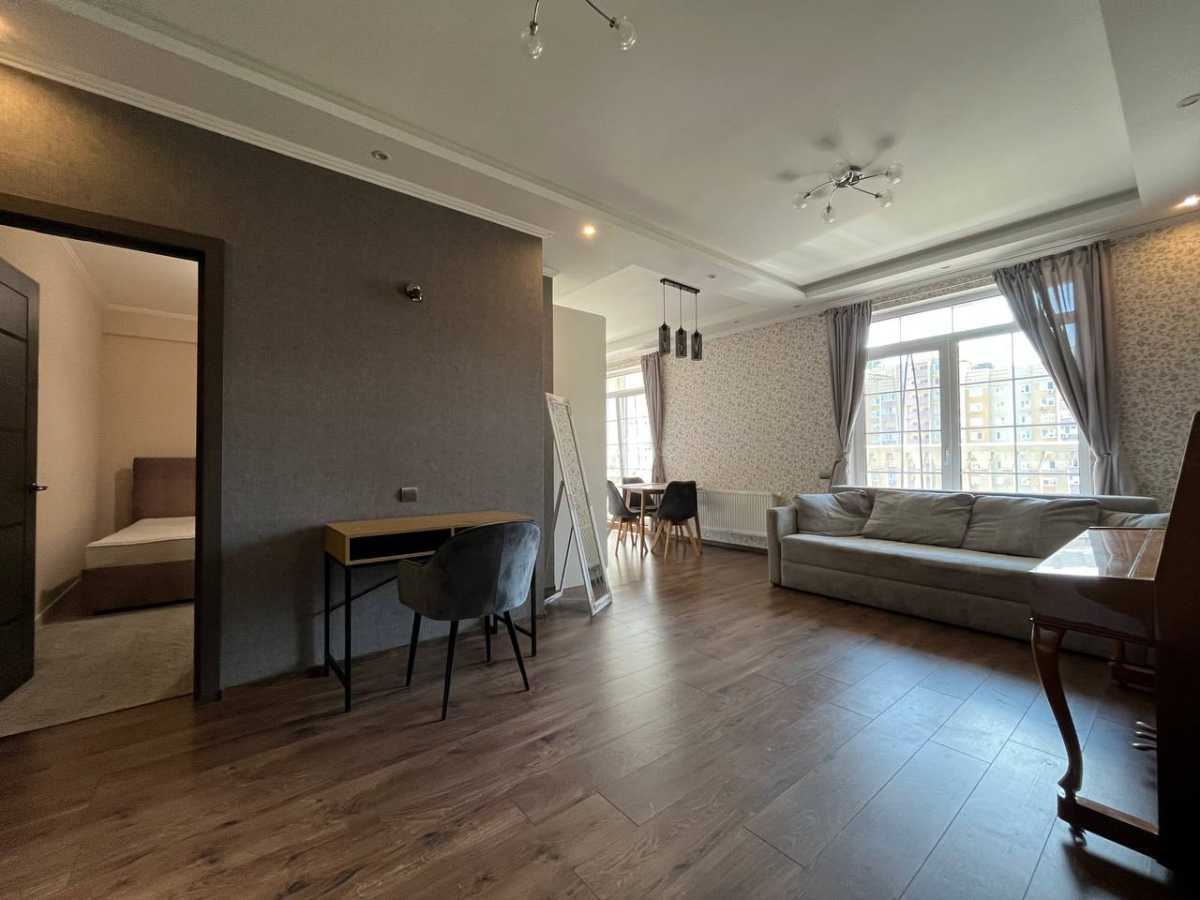 Продаж 1-кімнатної квартири 68 м², Михайла Максимовича вул., 28