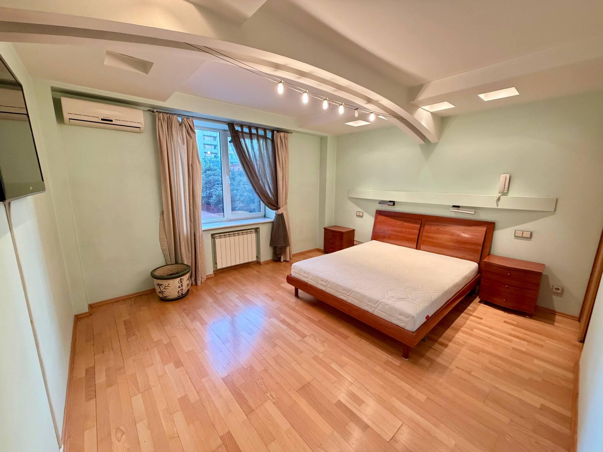 Аренда 2-комнатной квартиры 89 м², Академика Чекмарева ул.