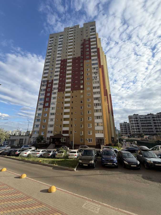 Продаж 2-кімнатної квартири 74 м², Сергія Данченка вул., 3