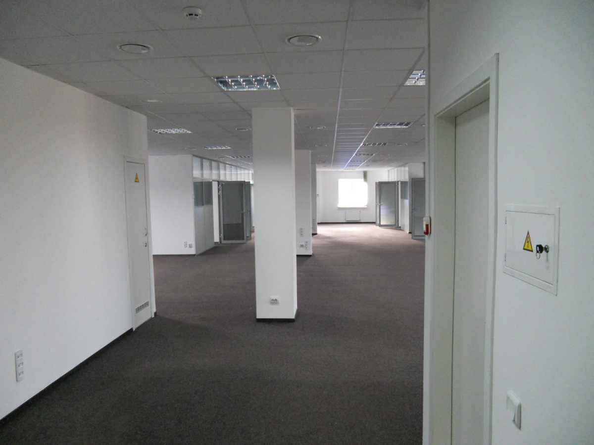 Оренда офісу 430 м², Новокостянтинівська вул.
