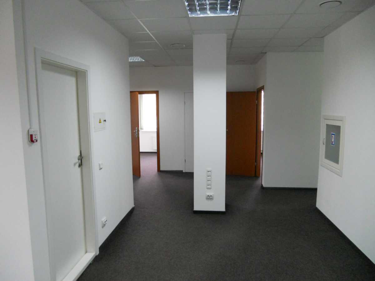 Оренда офісу 430 м², Новокостянтинівська вул.