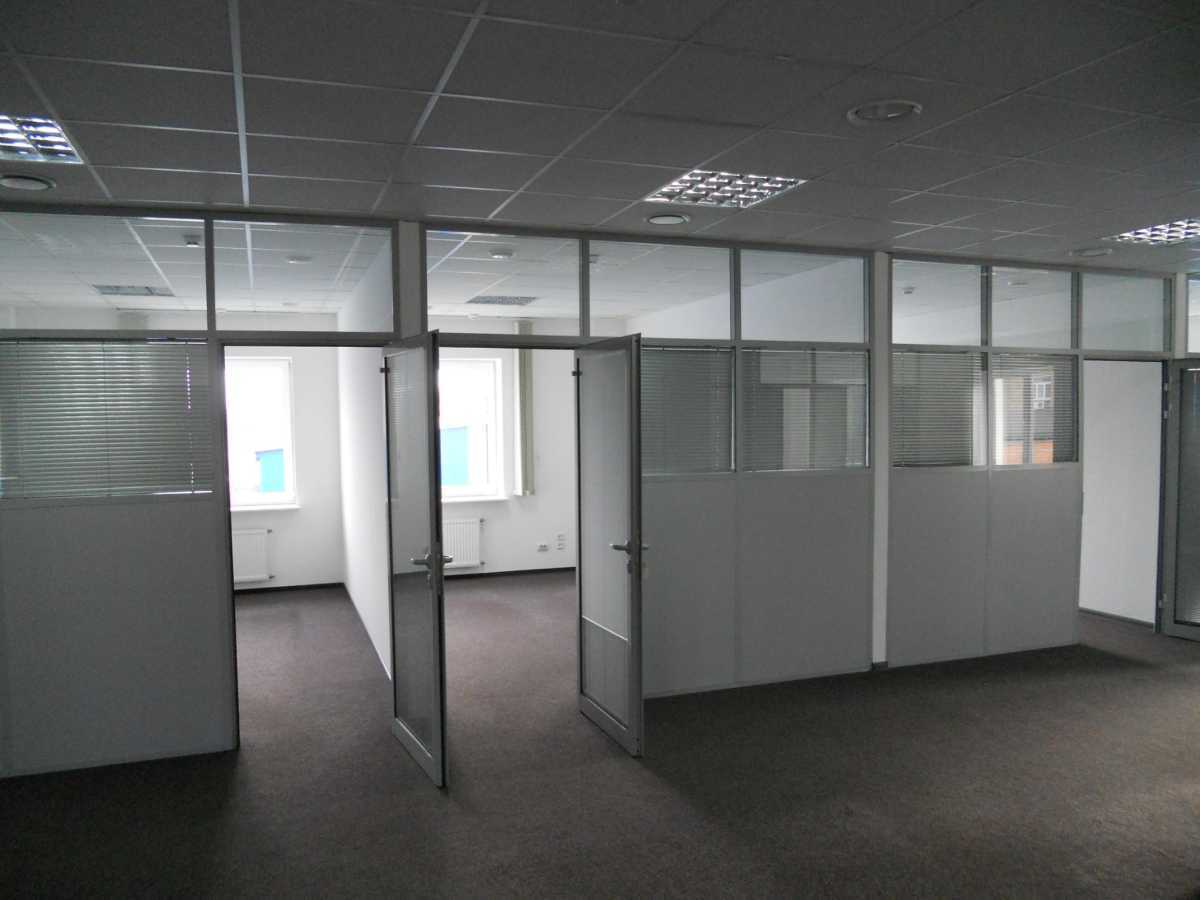 Оренда офісу 430 м², Новокостянтинівська вул.