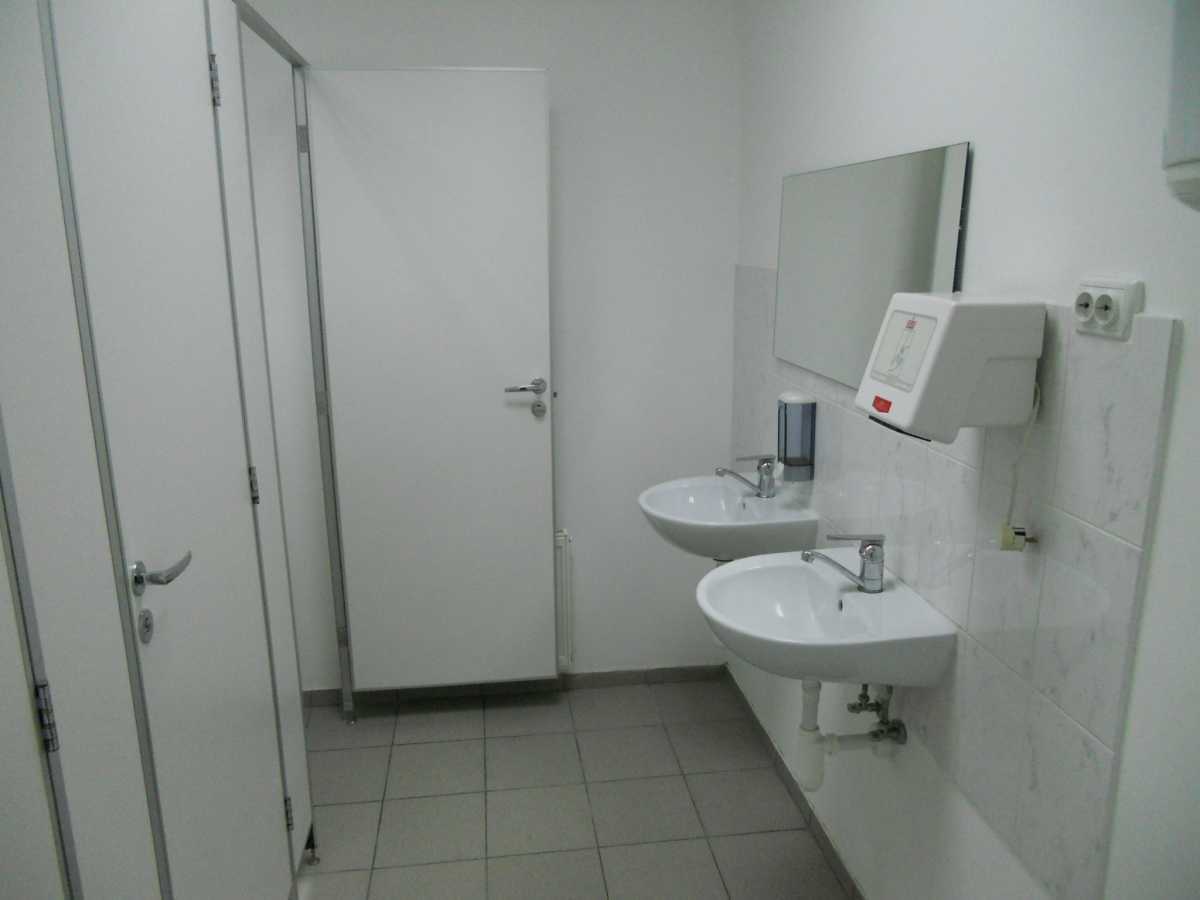 Оренда офісу 430 м², Новокостянтинівська вул.