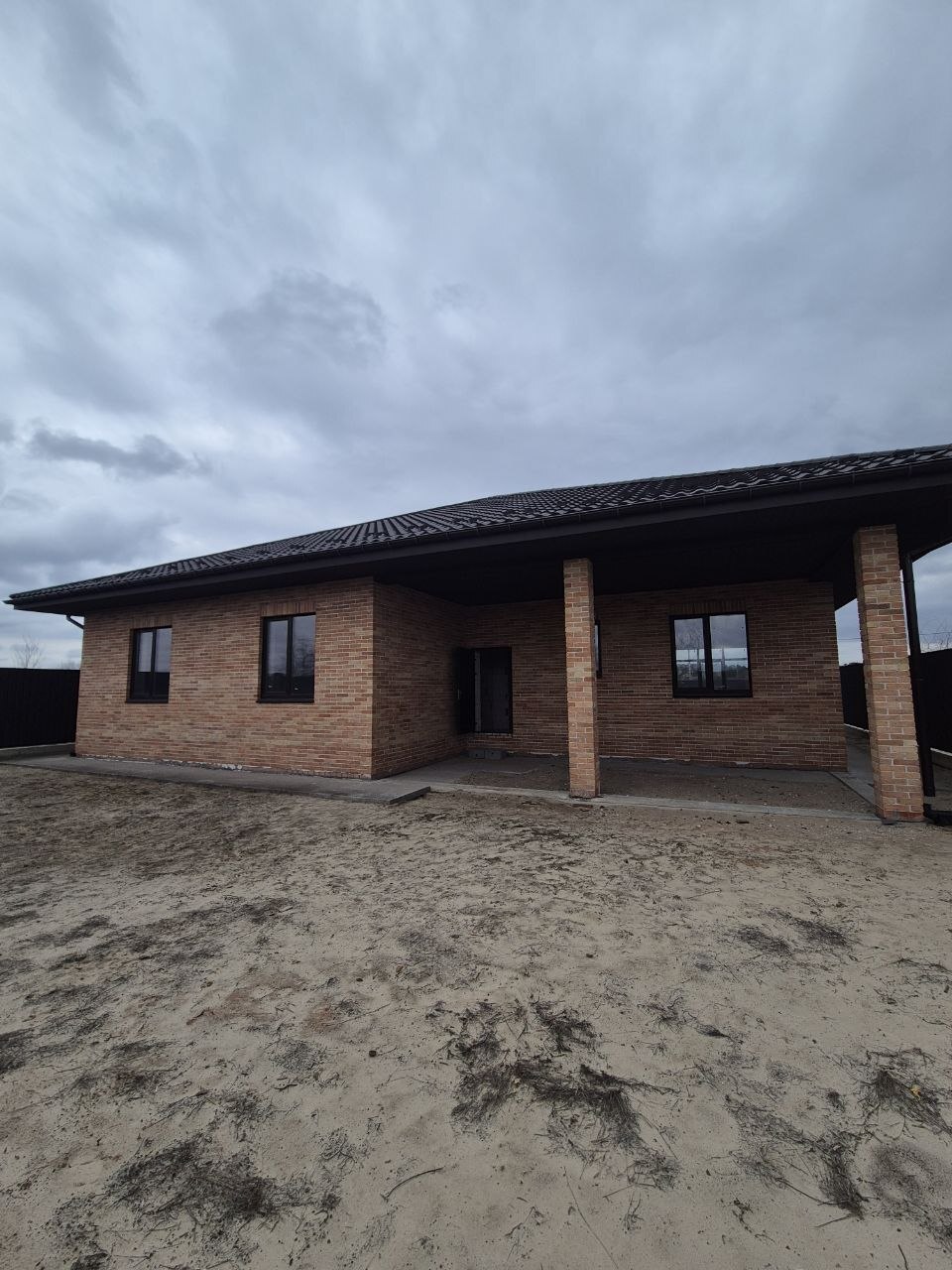Продаж будинку 214 м²