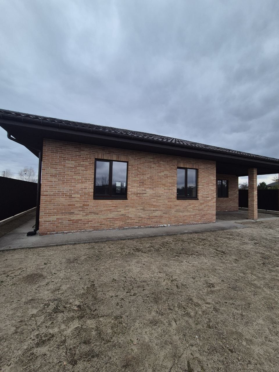 Продаж будинку 214 м²