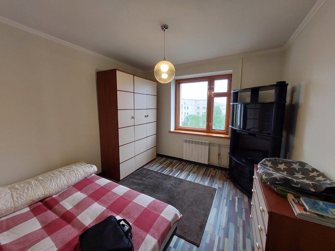 Продажа 4-комнатной квартиры 93 м², Кирилловская ул., 30/5