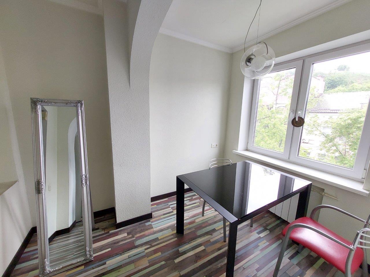 Продажа 4-комнатной квартиры 93 м², Кирилловская ул., 30/5