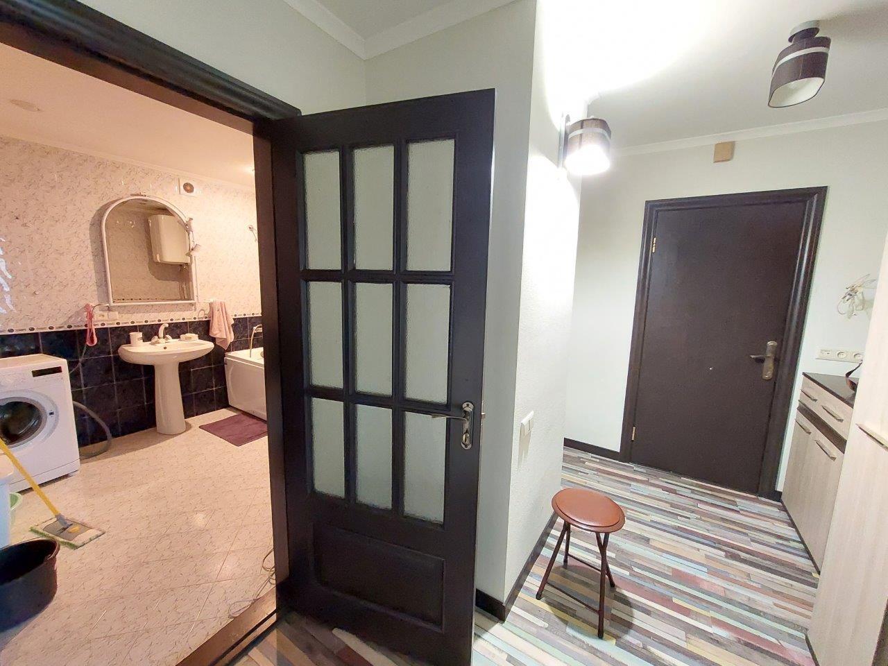 Продажа 4-комнатной квартиры 93 м², Кирилловская ул., 30/5
