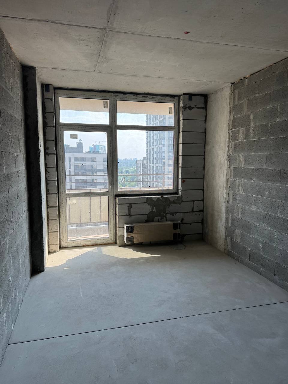 Продажа 2-комнатной квартиры 69 м², Александра Олеся ул., 4
