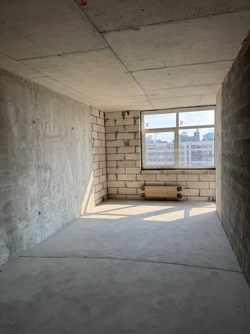 Продажа 2-комнатной квартиры 69 м², Александра Олеся ул., 4