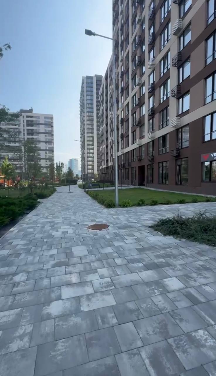 Продажа 2-комнатной квартиры 69 м², Александра Олеся ул., 4