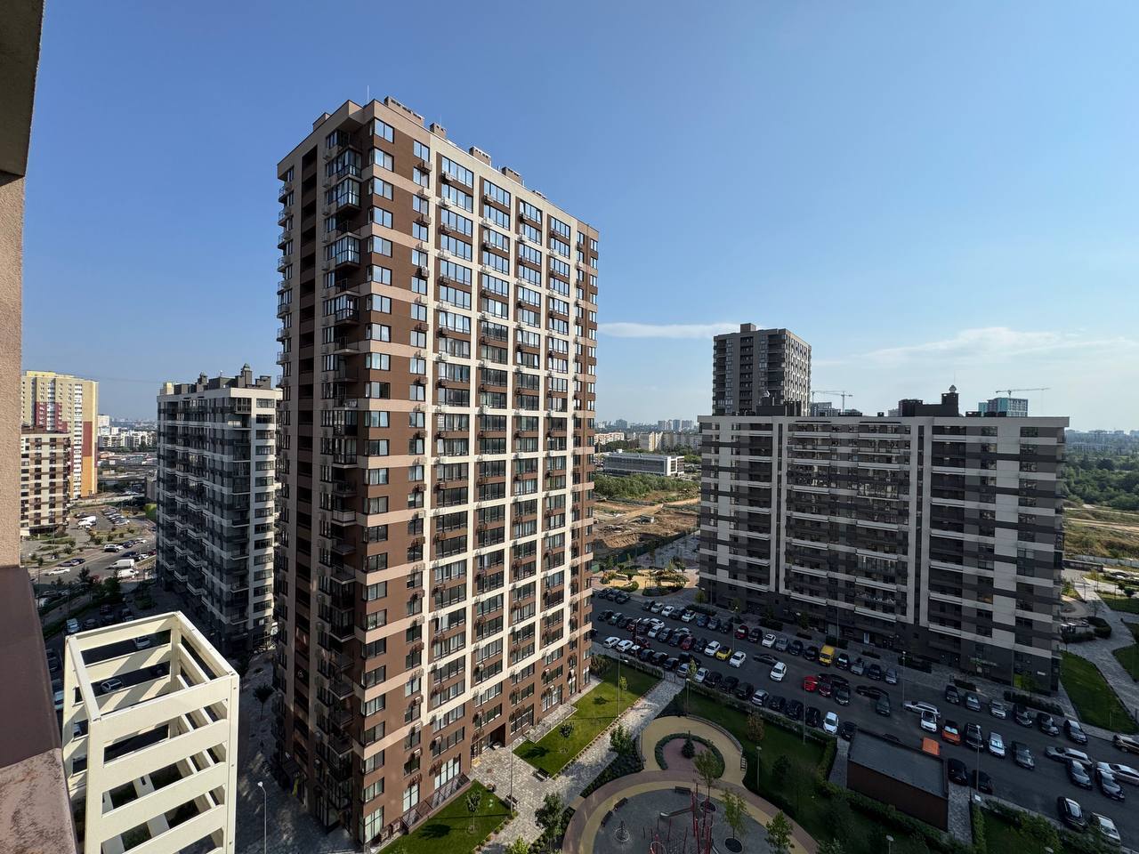 Продажа 2-комнатной квартиры 69 м², Александра Олеся ул., 4