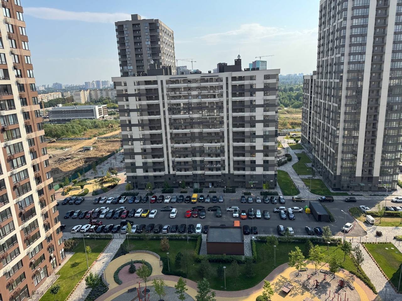 Продажа 2-комнатной квартиры 69 м², Александра Олеся ул., 4