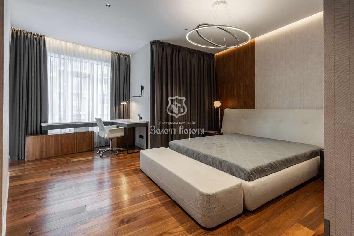 Продаж 3-кімнатної квартири 160 м², Буслівська вул., 12