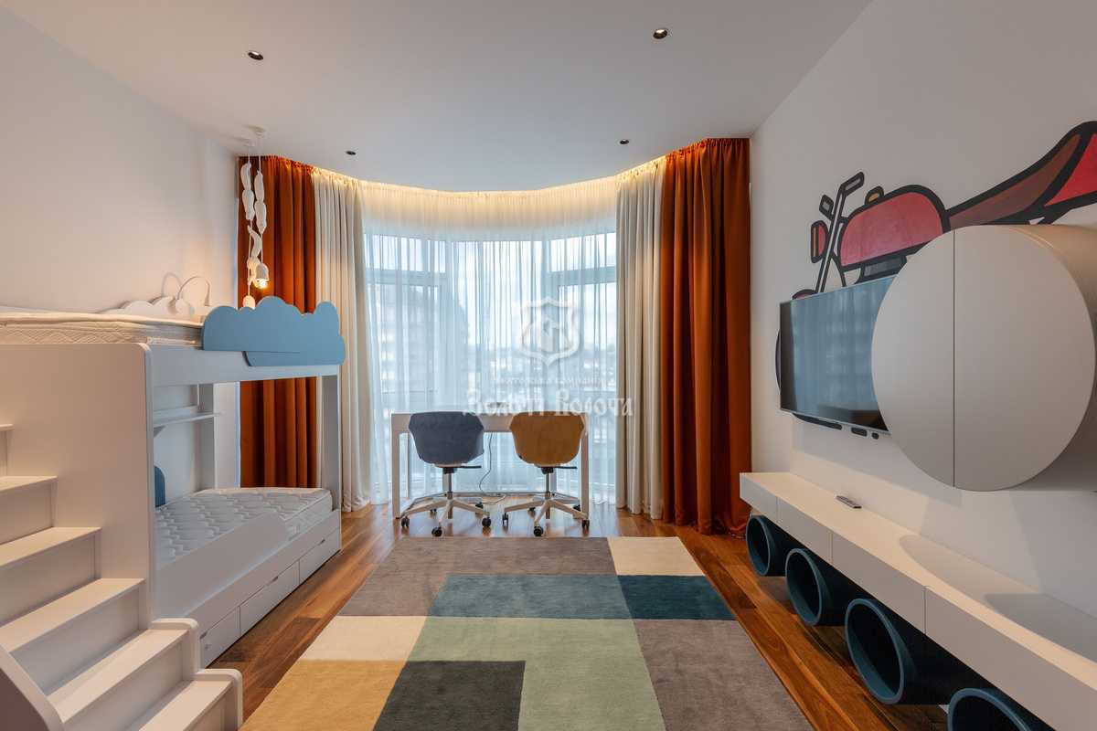 Продаж 3-кімнатної квартири 160 м², Буслівська вул., 12