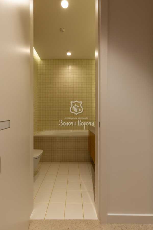 Продаж 3-кімнатної квартири 160 м², Буслівська вул., 12