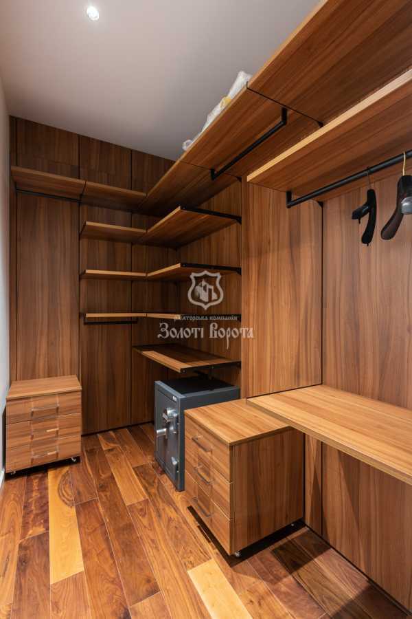 Продаж 3-кімнатної квартири 160 м², Буслівська вул., 12