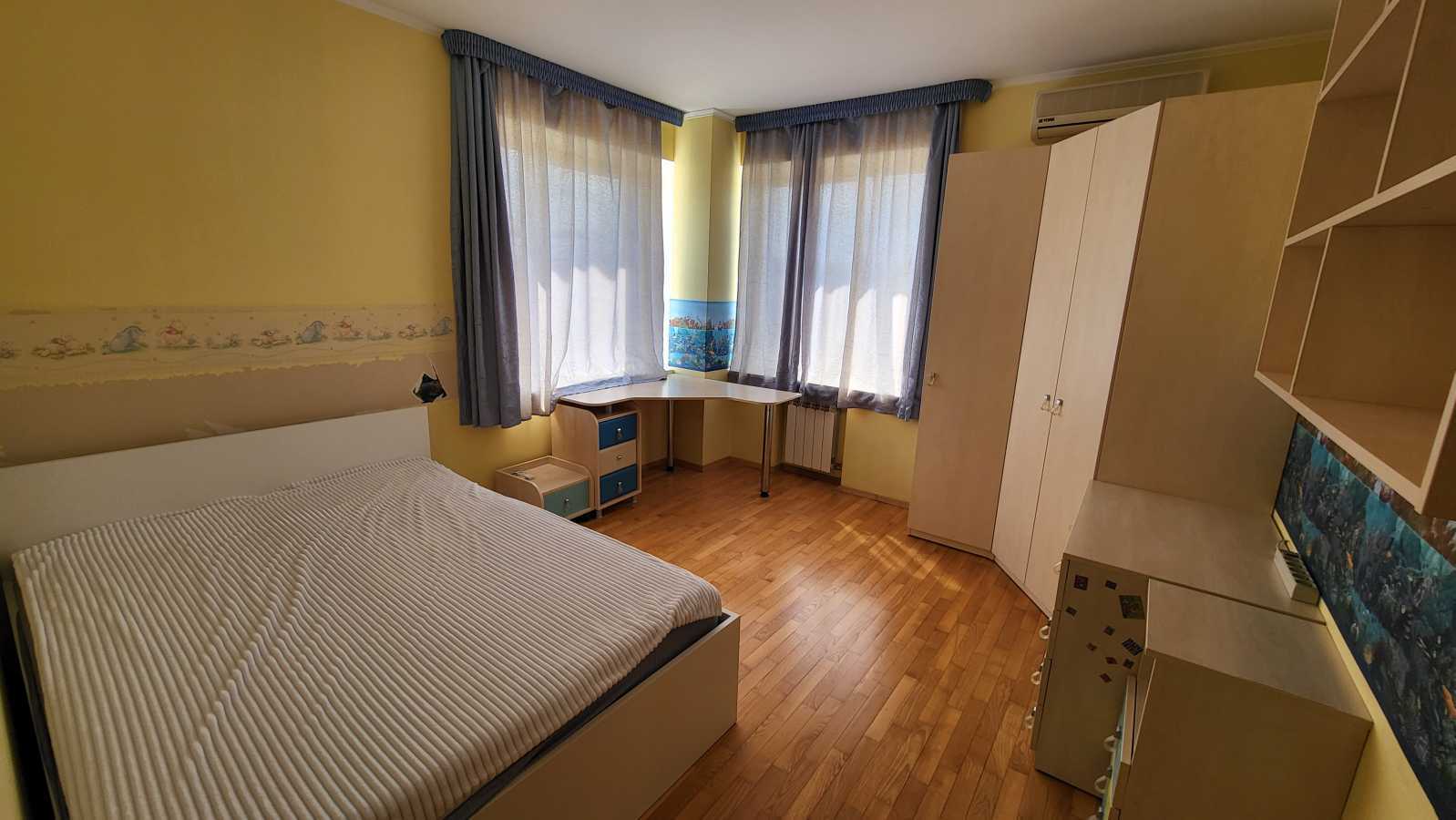 Аренда 4-комнатной квартиры 112 м², Никольско-Слободская ул., 6В
