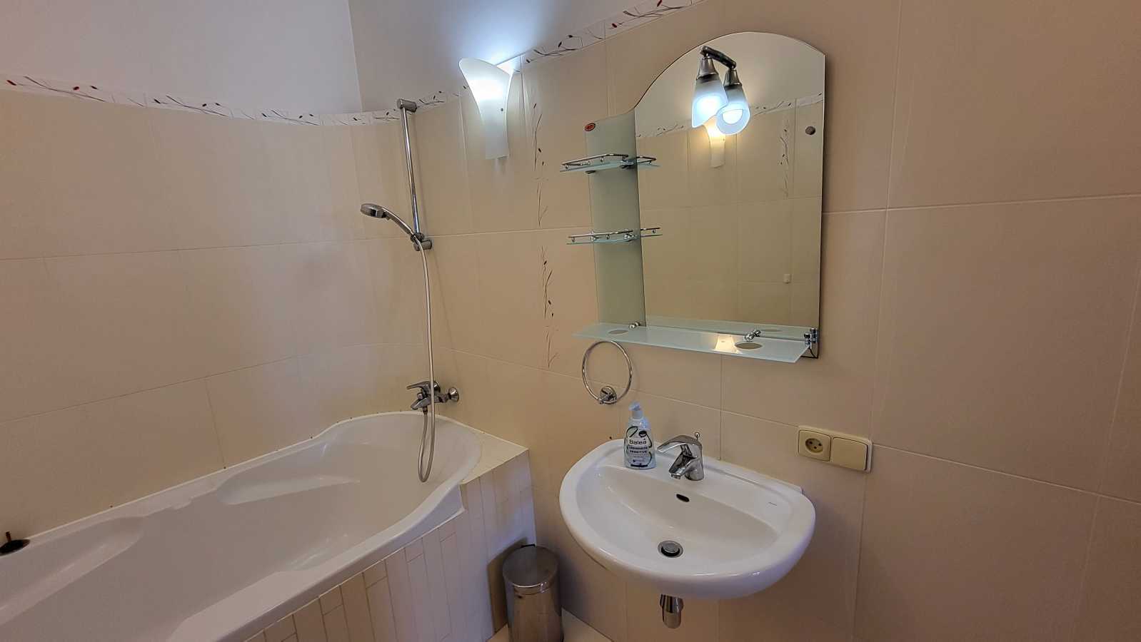 Аренда 4-комнатной квартиры 112 м², Никольско-Слободская ул., 6В