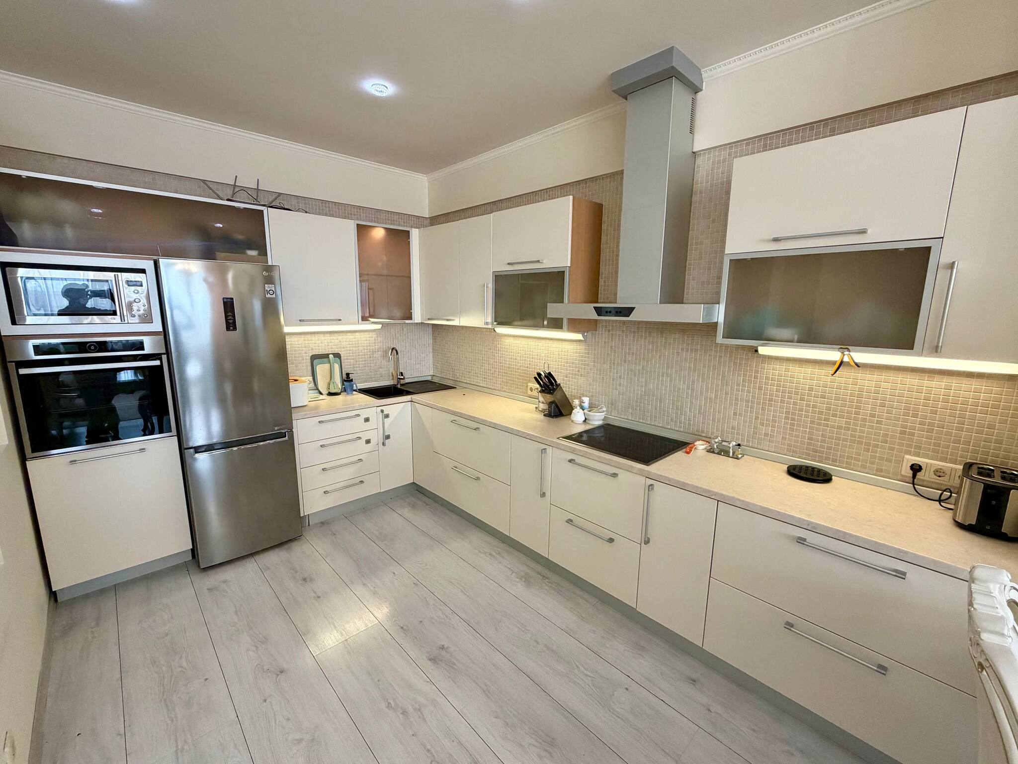 Аренда 3-комнатной квартиры 130 м², Владимира Вернадского ул.
