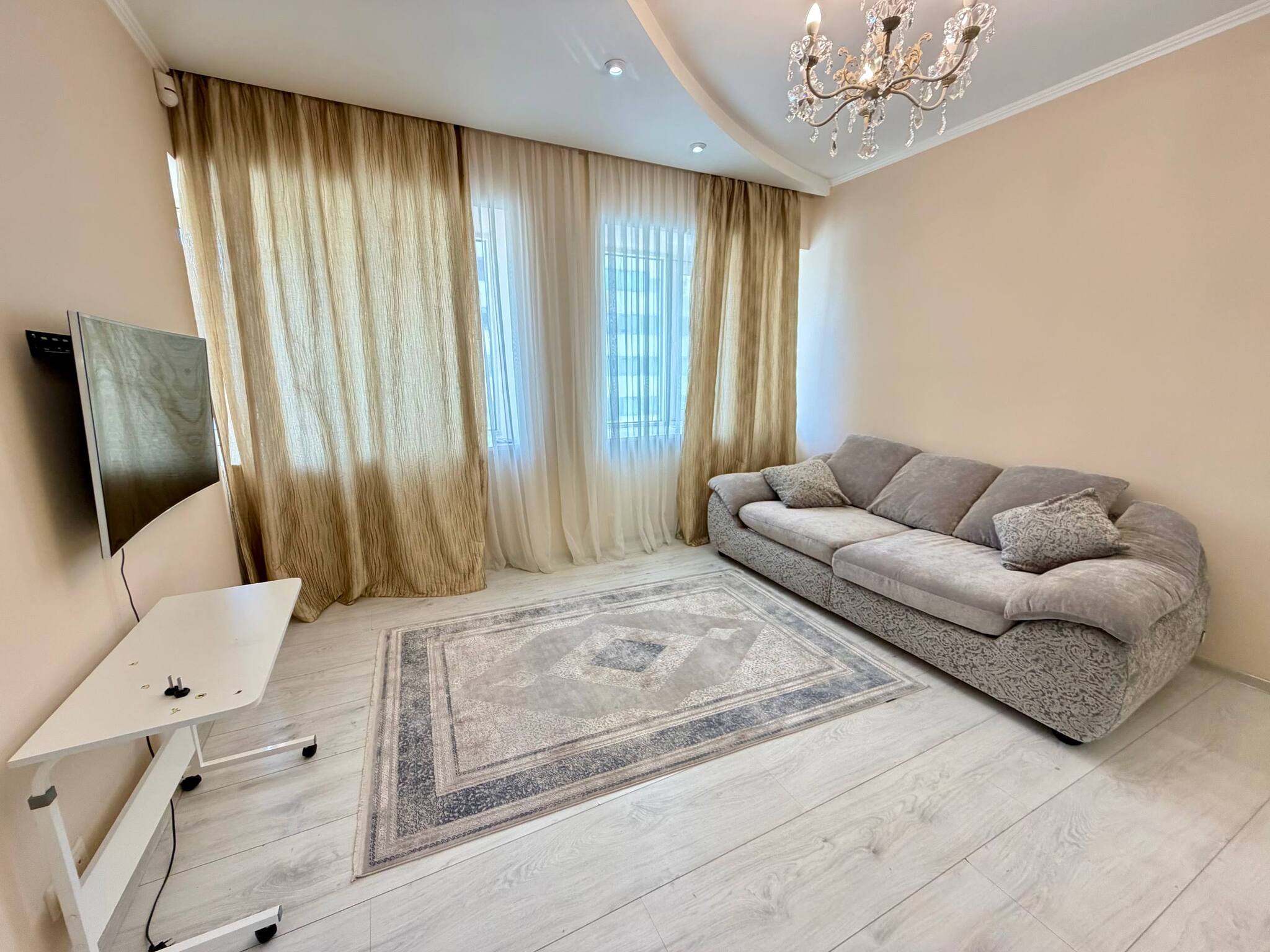 Аренда 3-комнатной квартиры 130 м², Владимира Вернадского ул.
