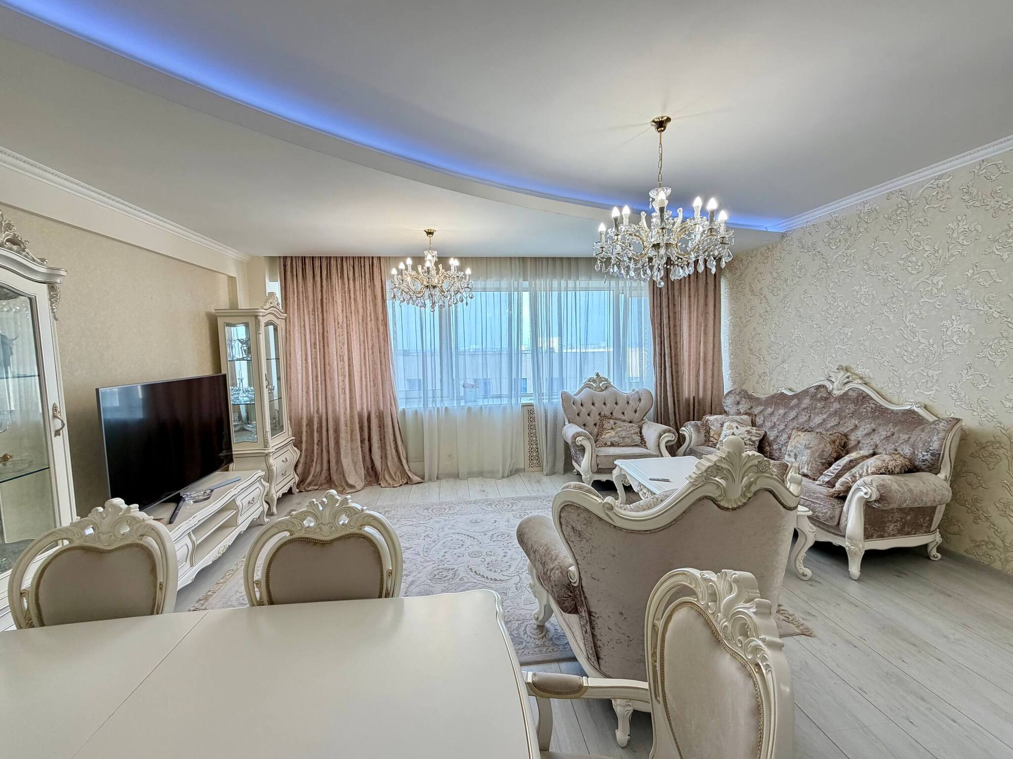 Аренда 3-комнатной квартиры 130 м², Владимира Вернадского ул.