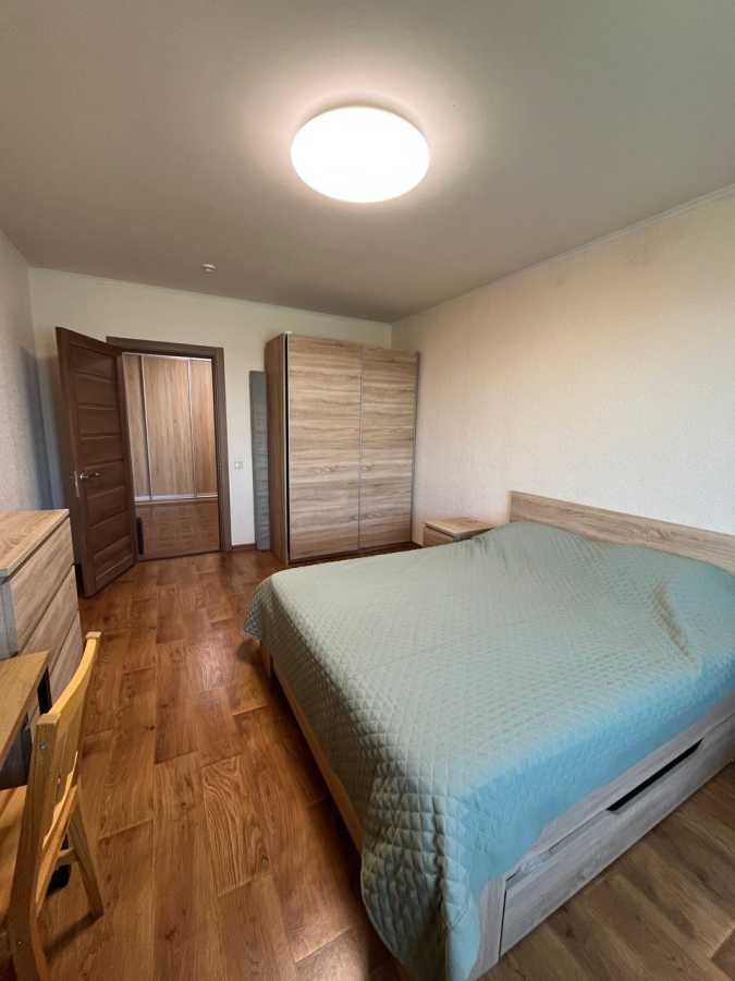 Продаж 1-кімнатної квартири 49 м², Ревуцького вул., 54
