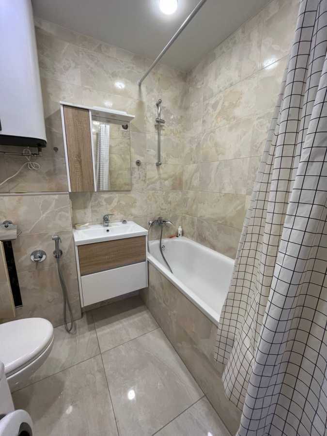 Продаж 1-кімнатної квартири 49 м², Ревуцького вул., 54
