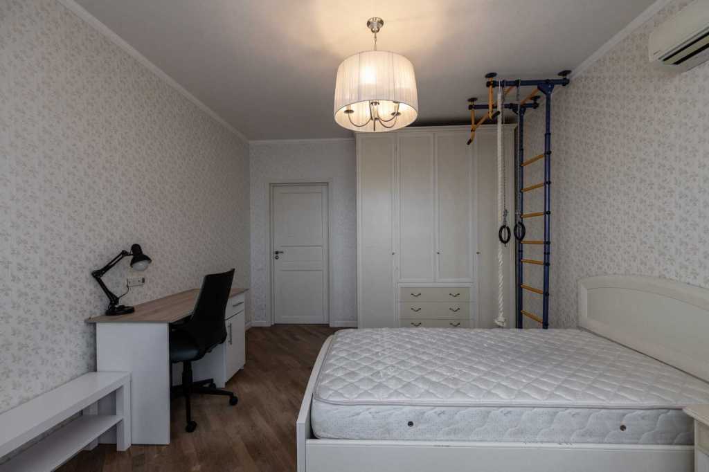Оренда 4-кімнатної квартири 152 м², Єлизавети Чавдар вул., 3