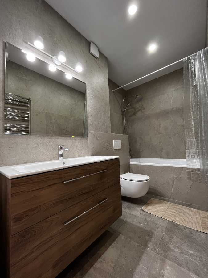 Оренда 1-кімнатної квартири 70 м², Берестейський, 66