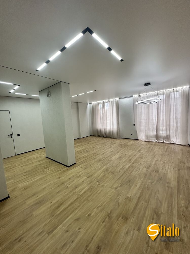 Продажа 2-комнатной квартиры 65 м², Днепровская наб., 18А
