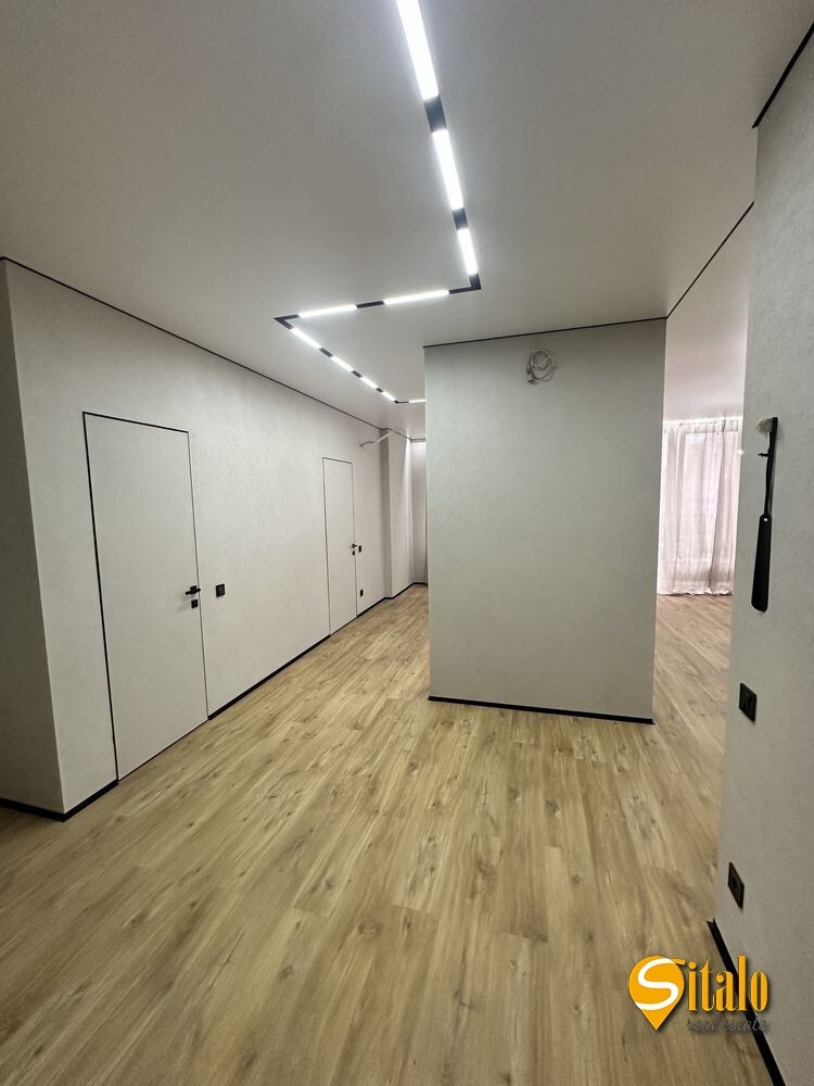 Продажа 2-комнатной квартиры 65 м², Днепровская наб., 18А