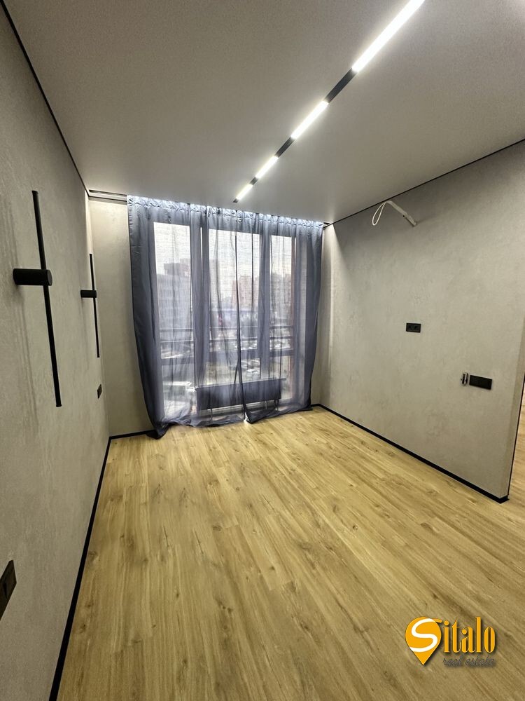 Продажа 2-комнатной квартиры 65 м², Днепровская наб., 18А