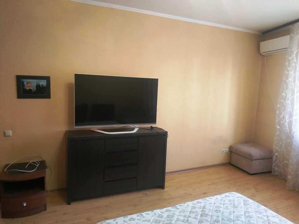 Оренда 2-кімнатної квартири 70 м², Анни Ахматової вул., 47