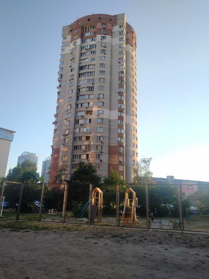 Оренда 2-кімнатної квартири 70 м², Анни Ахматової вул., 47