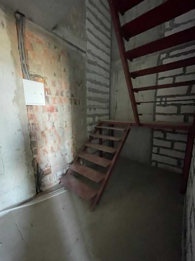 Продаж 3-кімнатної квартири 80 м², Метрологічна вул., 148