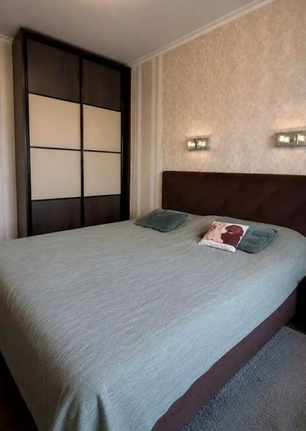 Продажа 3-комнатной квартиры 65 м², Высоцкого ул.