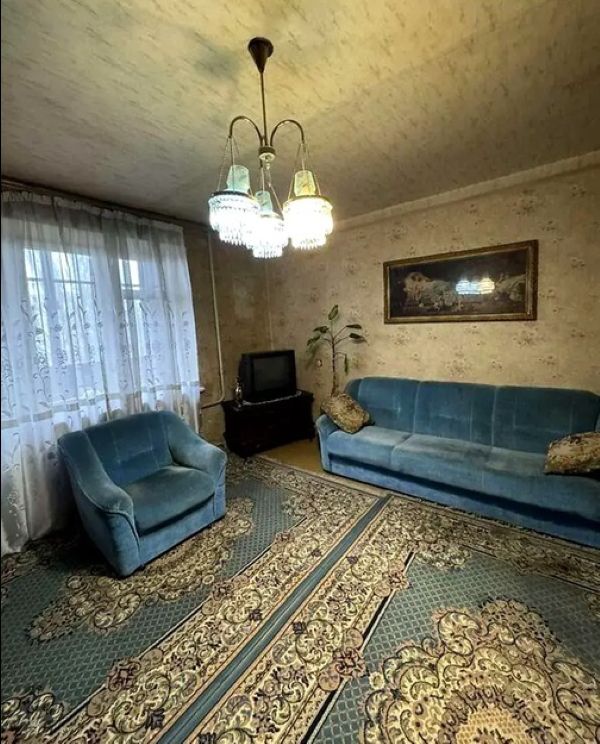 Продажа 3-комнатной квартиры 70 м², Александра Поля просп., 42