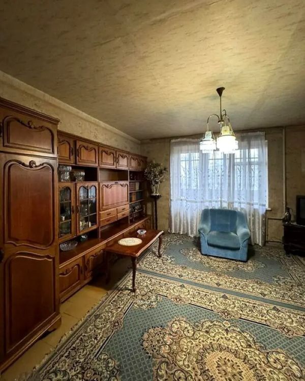 Продажа 3-комнатной квартиры 70 м², Александра Поля просп., 42