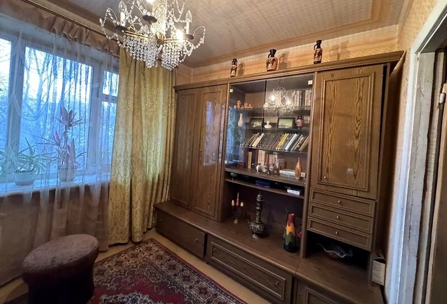 Продажа 3-комнатной квартиры 70 м², Александра Поля просп., 42
