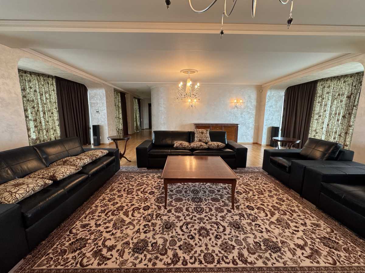 Аренда 4-комнатной квартиры 288 м², Зверинецкая ул., 59