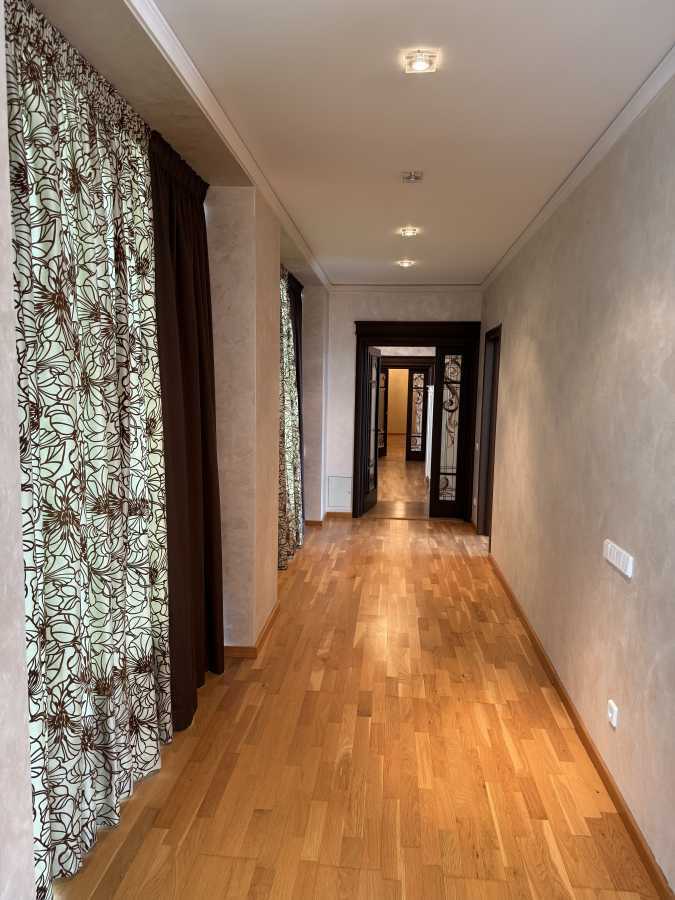 Аренда 4-комнатной квартиры 288 м², Зверинецкая ул., 59