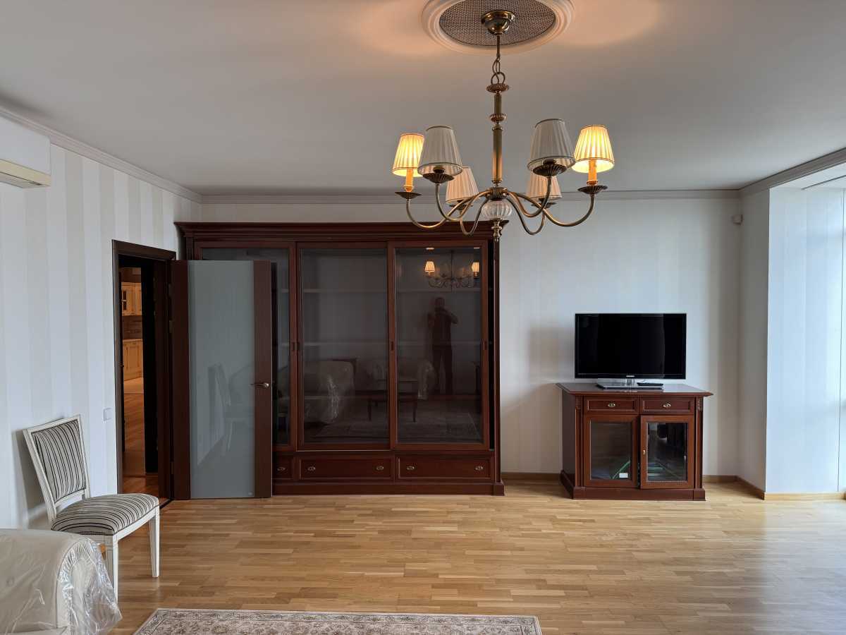 Аренда 4-комнатной квартиры 288 м², Зверинецкая ул., 59
