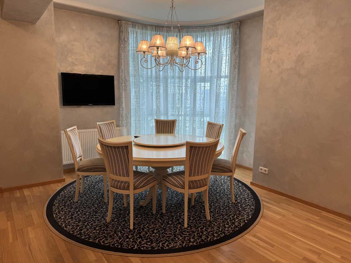 Аренда 4-комнатной квартиры 288 м², Зверинецкая ул., 59