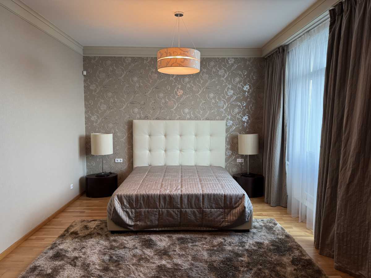 Аренда 4-комнатной квартиры 288 м², Зверинецкая ул., 59