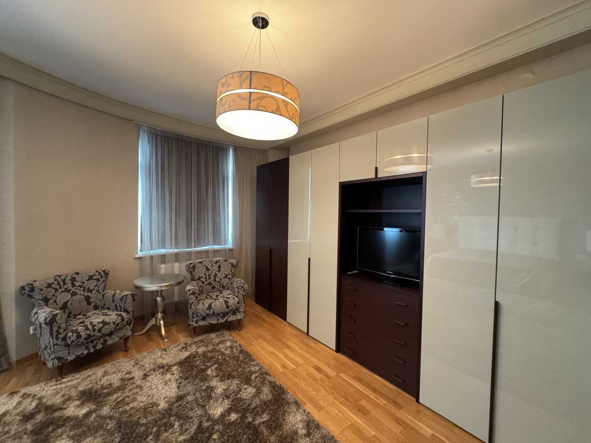 Аренда 4-комнатной квартиры 288 м², Зверинецкая ул., 59