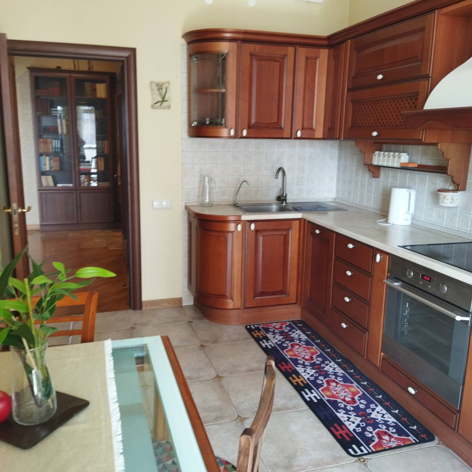 Аренда 2-комнатной квартиры 85.5 м², Евгения Коновальца ул., 32Б