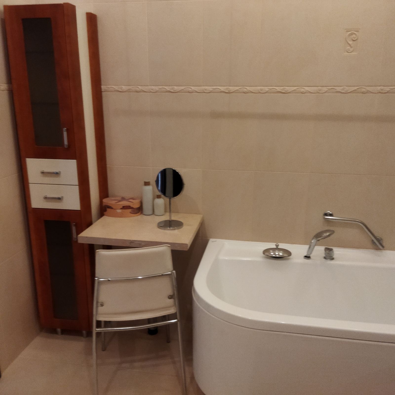 Аренда 2-комнатной квартиры 85.5 м², Евгения Коновальца ул., 32Б